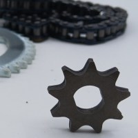 Усиленный комплект цепь T8F 98 звеньев + ведущая звезда T8F 9T + ведомая звезда T8F 54T 29 мм для детского электрического квадроцикла