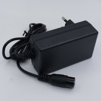 Зарядное устройство 12В 1А аккумулятора детского бензинового квадроцикла штекер gx12-3p сзади